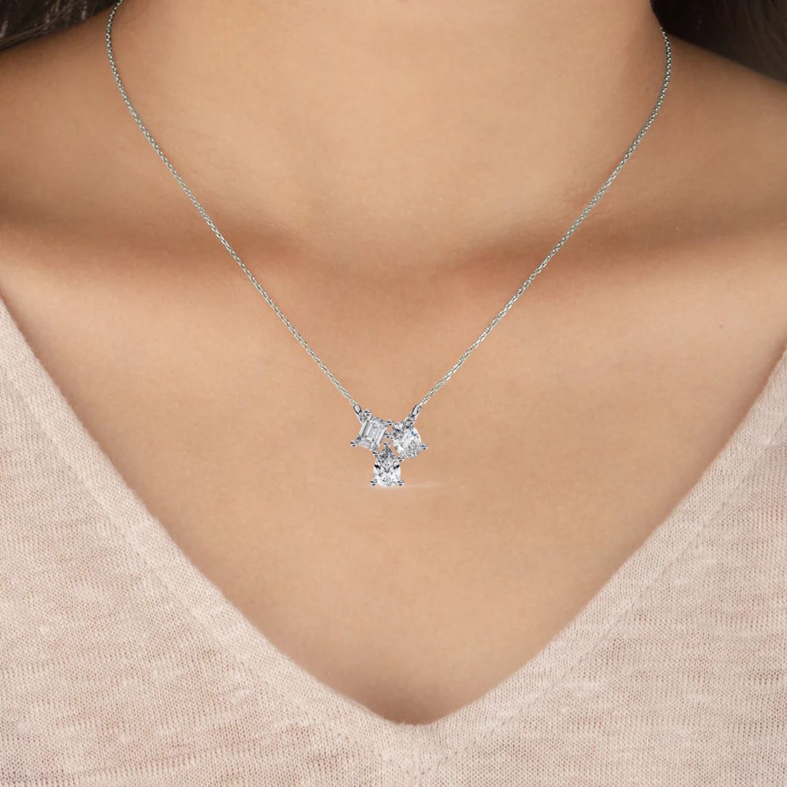 lgd pendant 3 stone (0.92ct ) in 14k gold without chain