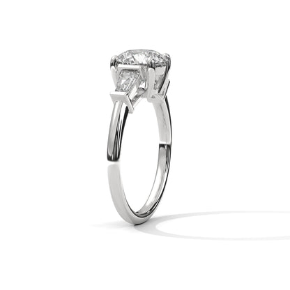 2.50 Carat Round & Baguette Cut Solitaire Diamond Engagement Ring for Women